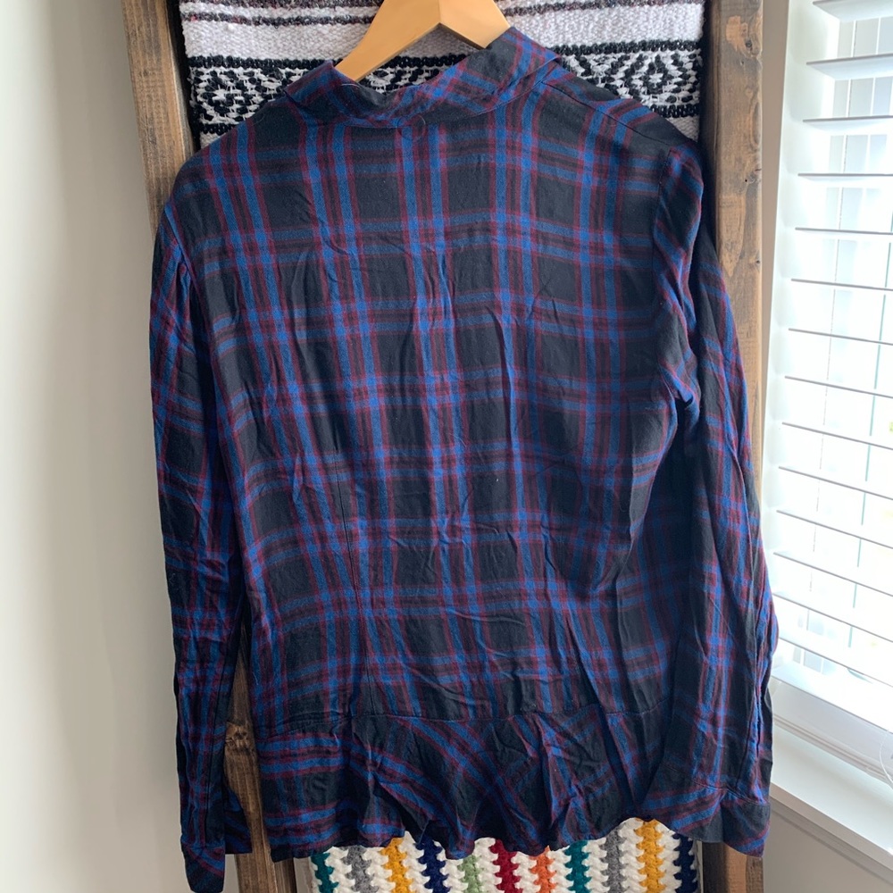 Cabi Button Down Top Size Medium - image 4